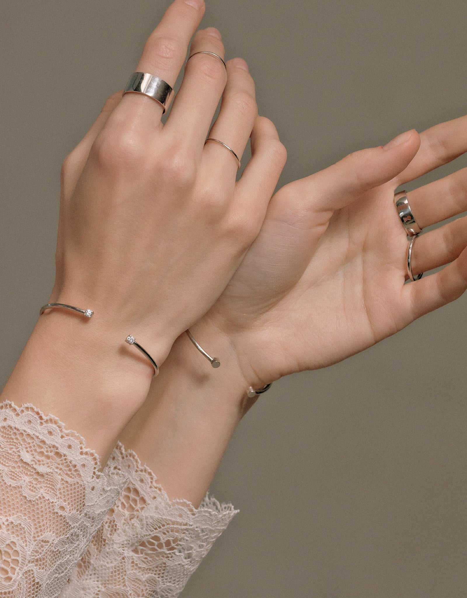 【silver】studs bangle(diamond)