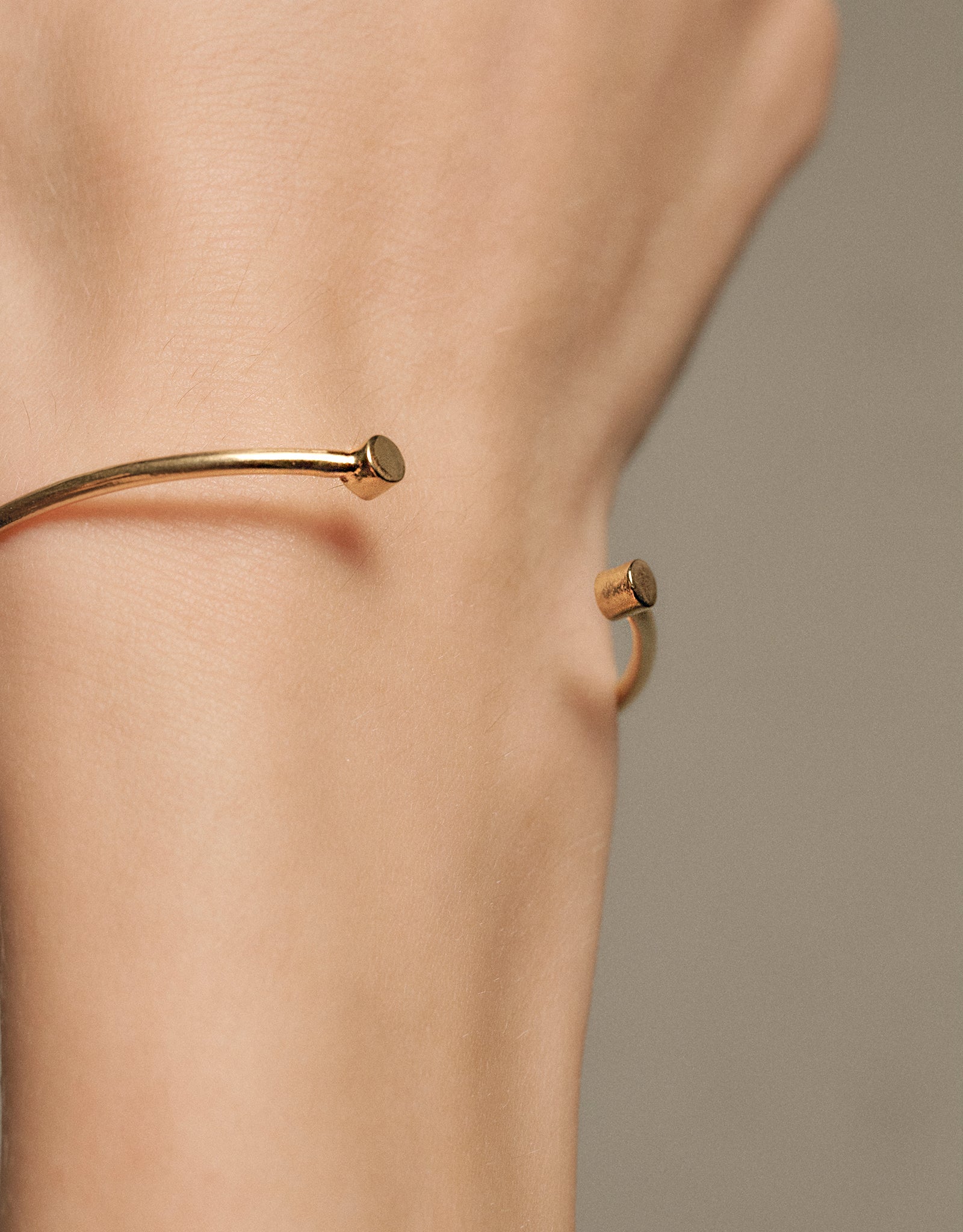 【gold】studs bangle