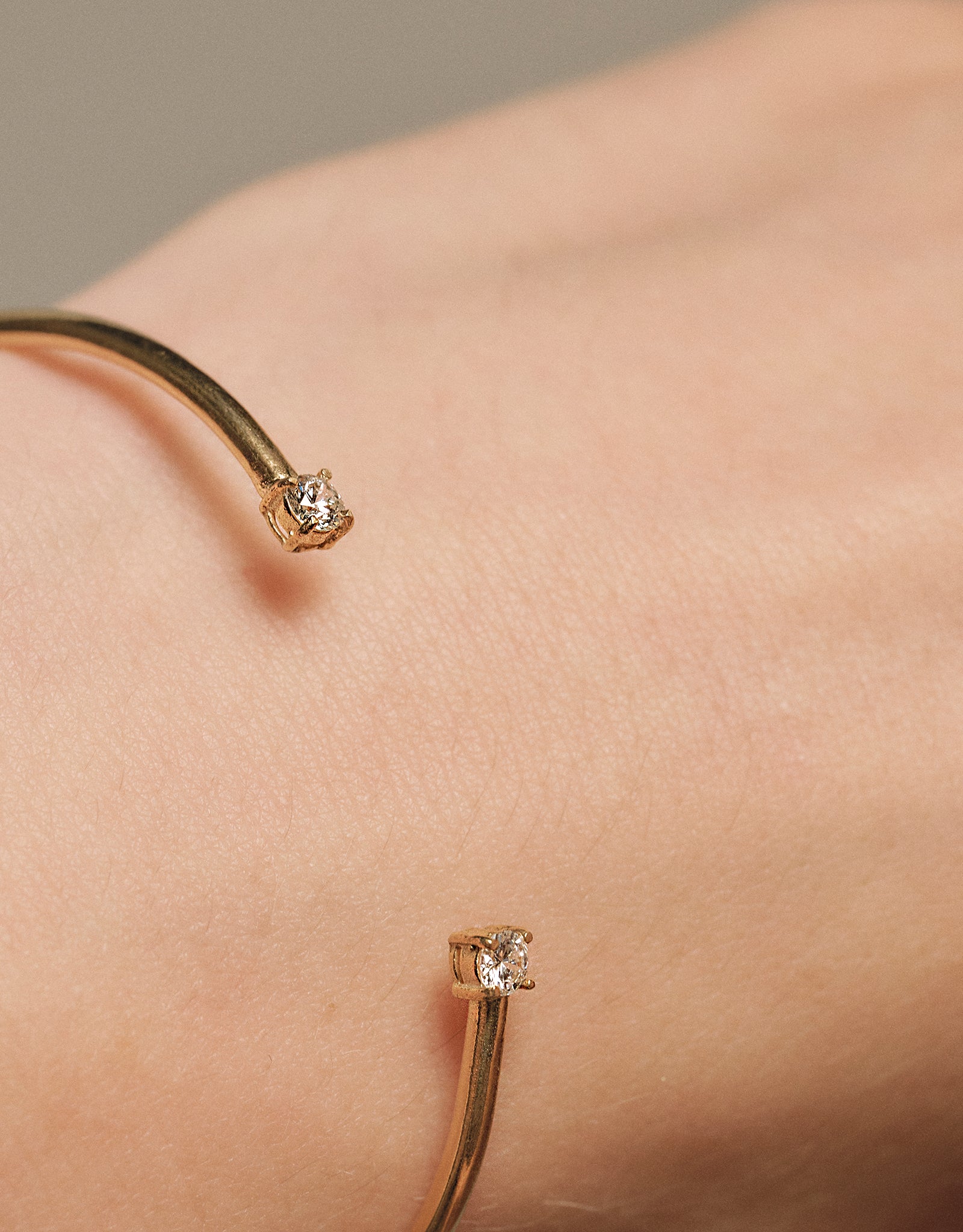 【gold】studs bangle(diamond)