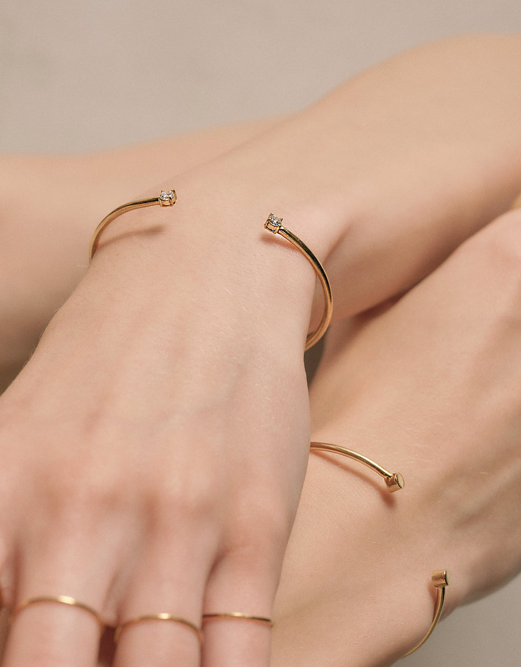 gold】studs bangle(diamond)｜PARCA -ロマンティックなvintageムード  